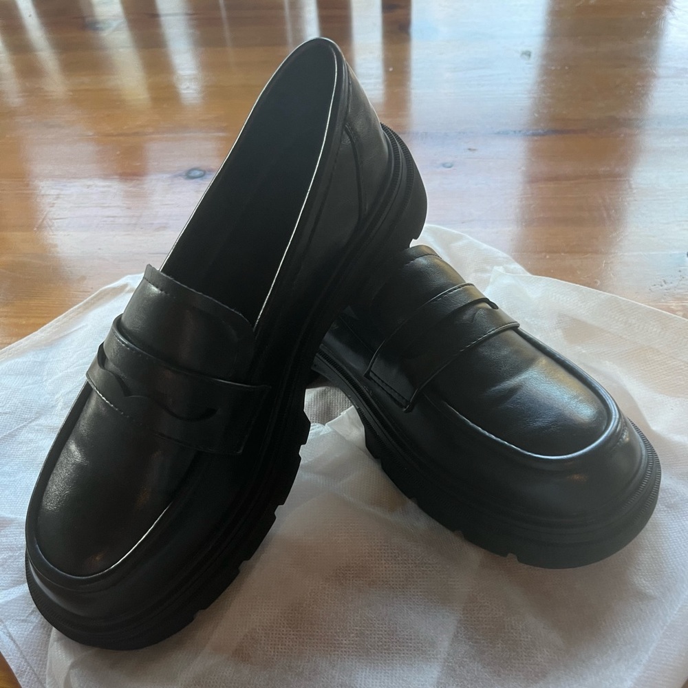 Brand new Lattelier “Platform Penny Loafers”, size 8 women’s or 38 European